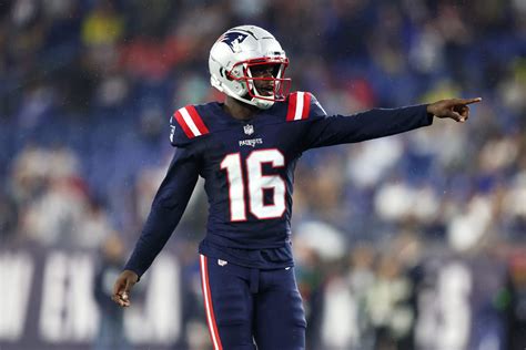 Patriots 53-man roster projection: How many rookie receivers make the cut?